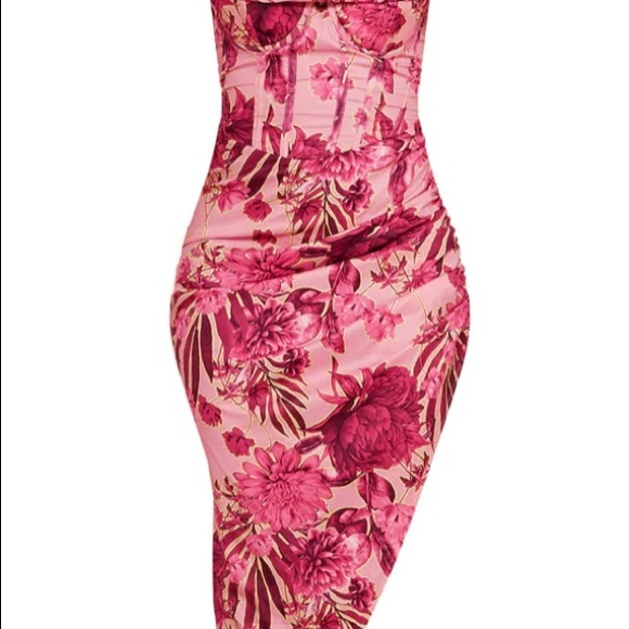 BNWT “Prettylittlething” dress - Picture 3 of 3